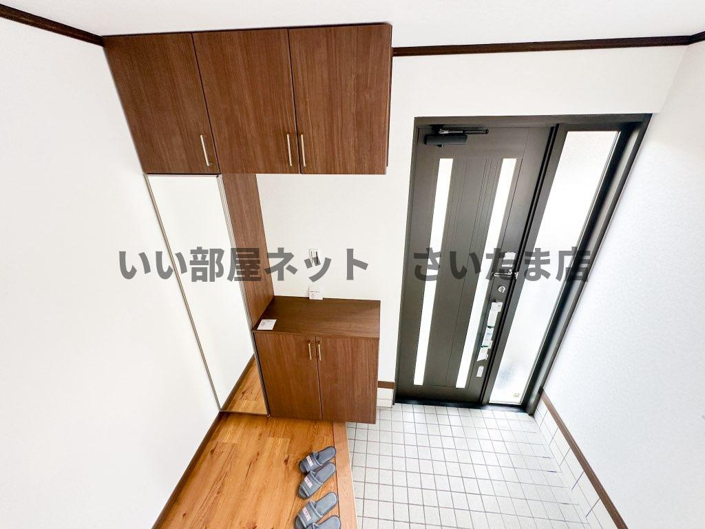 コの字型の姿見付き下駄箱。令和5年9月に新品と交換致しました。