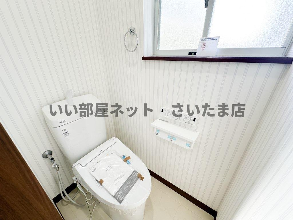 ２Fトイレ。令和5年9月に新品に交換致しました。リモコンはセパレートタイプです。