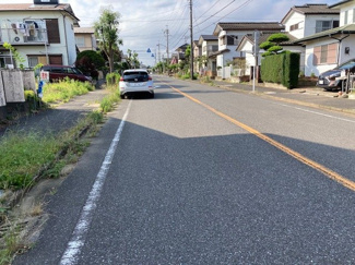 【前面道路含む現地写真】 | 市原市光風台　古屋付売地　小湊鉄道光風台駅　舗道もあって、お子様の通学にも安心な立地です♪