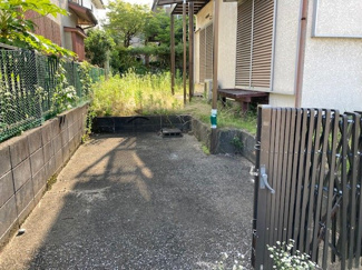 【外観】 | 市原市光風台　古屋付売地　小湊鉄道光風台駅　南側が駐車場で日当たり良好な土地です