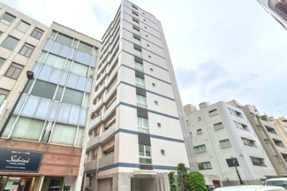 【外観】 | 【 Appearance 】
存在感のある建物は、居住者の拠点としてずっと価値を持ち続ける。今もそこでじっと佇み、居住者の安全や安心を守ってくれています。