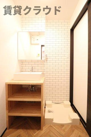 シャルコートSOGAの洗面所|朝の準備に活躍する、洗面化粧台！