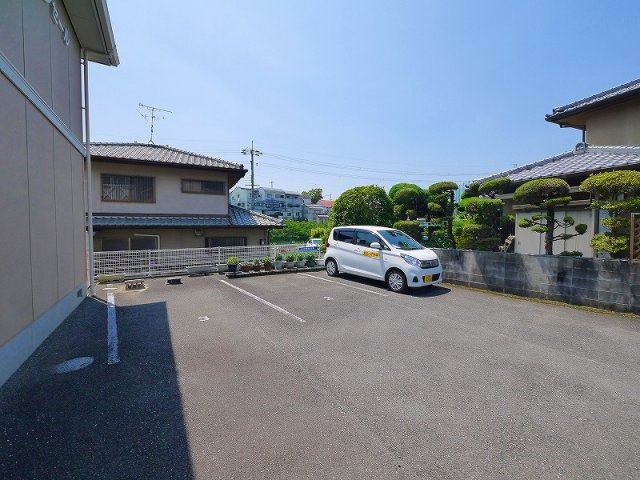 サンセールの駐車場