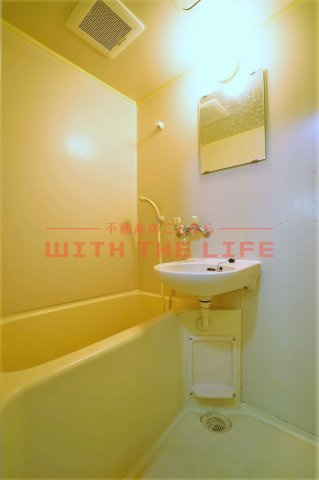 ハイラーク花畑駅前【キャッシュバック対象物件】の浴室|コンパクトで使いやすいお風呂です