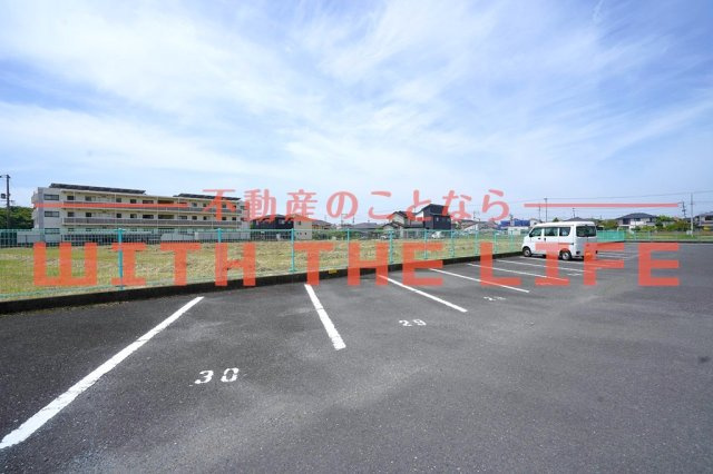 グリーンハイツ飯田【キャッシュバック対象物件】の駐車場|カースペースがあります