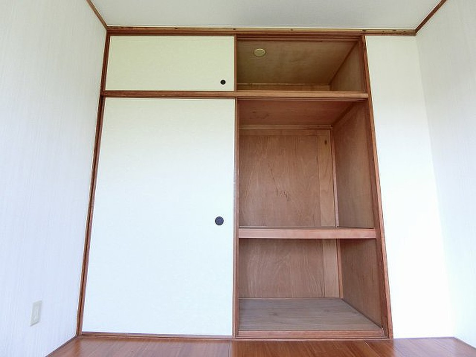 グリーンハイツ飯田【キャッシュバック対象物件】の収納|便利な収納スペースです