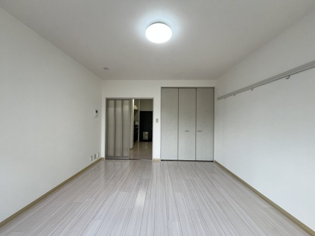 インペリアル　A棟の玄関