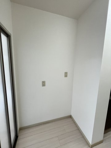 インペリアル　A棟の玄関|イメージ103号室の写真