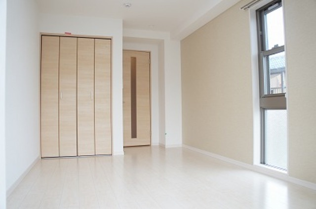 習志野市大久保４丁目のアパートの寝室