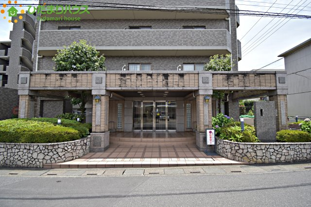 コスモ大宮宮原ロイヤルフォルムのエントランス