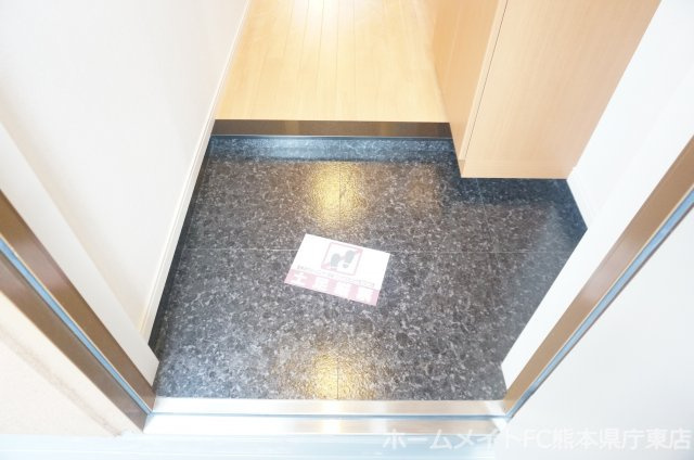 熊本市中央区上水前寺１丁目の賃貸マンションの玄関