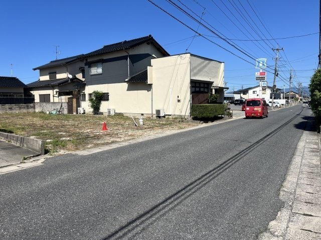 米子市旗ヶ崎8丁目　土地の前面道路含む現地写真