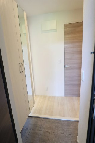 シャインテラスの玄関