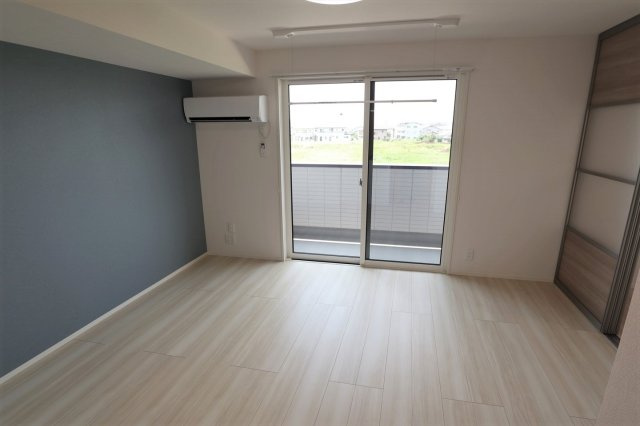 シャインテラスの居間・リビング