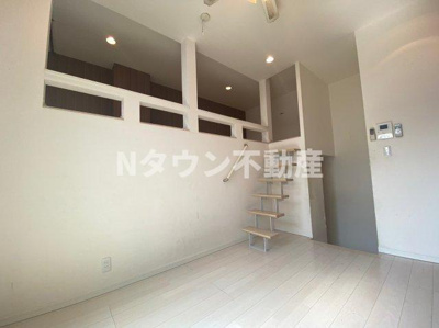 【居間・リビング】 | 吹上パークタワー31F | ゆったり過ごせる居間です