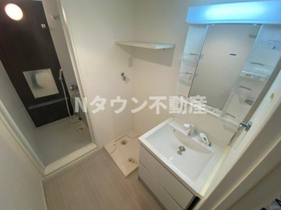 【洗面所】 | 吹上パークタワー31F | 明るい洗面所です