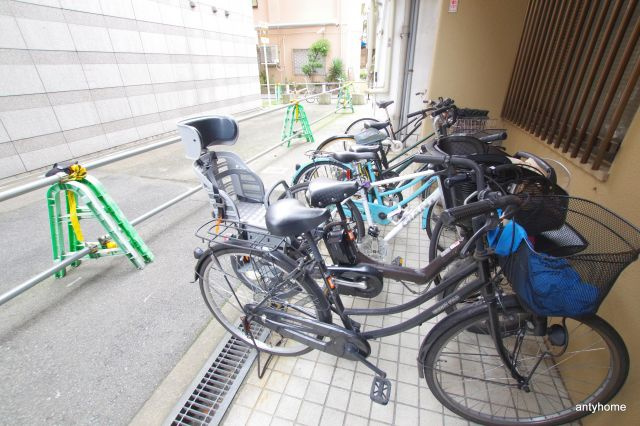 メロディーハイム中津3番館　仲介手数料無料の駐車場