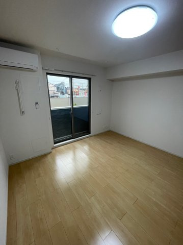 収納が豊富！！calmeの居間・リビング