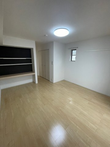 収納が豊富！！calmeの居間・リビング