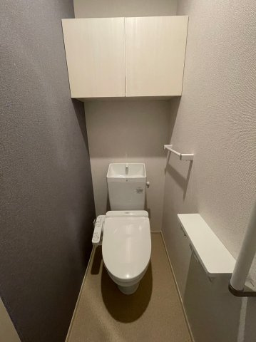 収納が豊富！！calmeのトイレ