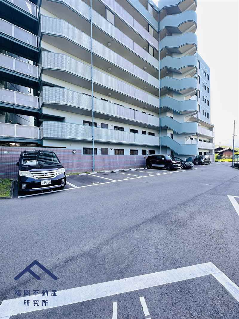 ニューライフ基山の駐車場