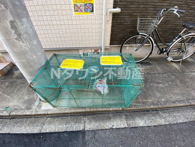 【その他共用部分】 | Blue Topaz | 敷地内ゴミステーションです