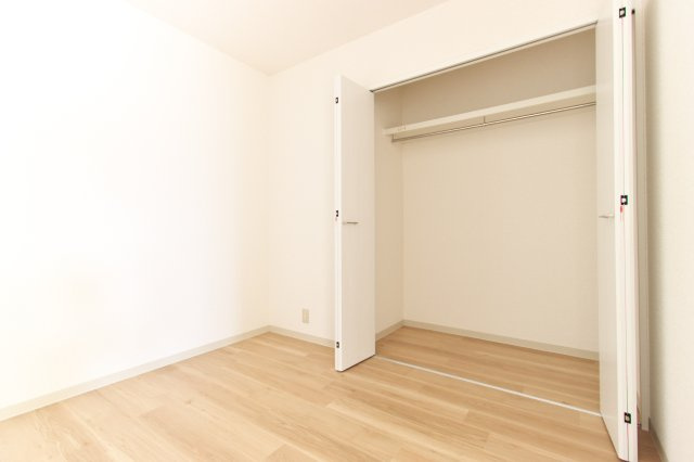 シャンテーヌの洋室