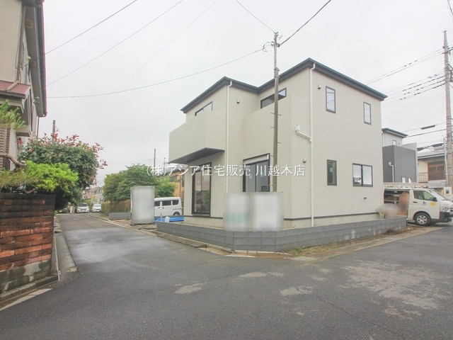 月々９万円台～　新築戸建　川越市小室1期の前面道路含む現地写真|北側約5.7ｍ～5.8ｍ公道/東側約4.0ｍ～4.3ｍ公道/南側約4.2ｍ公道