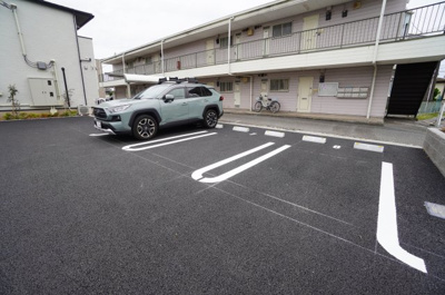 【駐車場】 | ロイヤルガーデン