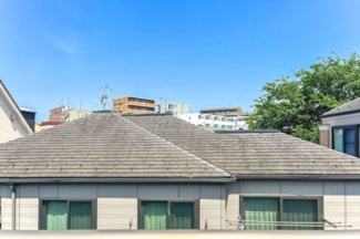 【展望】 | 【 View 】
木の暖かさをより感じさせてくれる太陽の光、一日の始まりを心地よく演出してくれます。窓から入る気持ちのいい風で、活力がみなぎることでしょう。