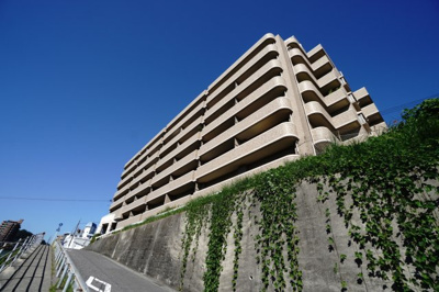 【外観】 | 【上質リノベ】ローレルコートアネスト古江上 | 現地（2023年9月4日9：00頃）撮影