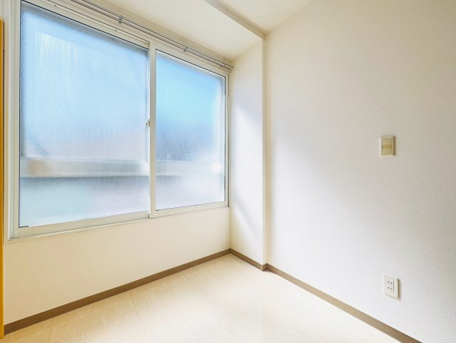【洋室】 | アイアール麻生Ⅴ | 使い勝手のいい洋室です