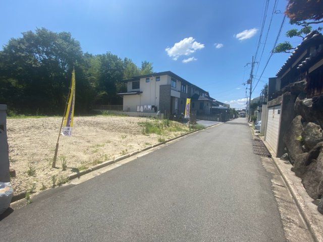 【建築条件付き土地】サン・タウン杉山手の前面道路含む現地写真