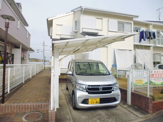 タウンハウス小野の駐車場