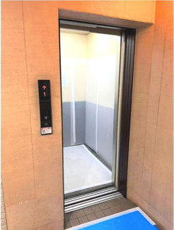 【その他共用部分】 | 【 others 】
エレベーターが完備されているため、荷物の持ち運びが容易です。