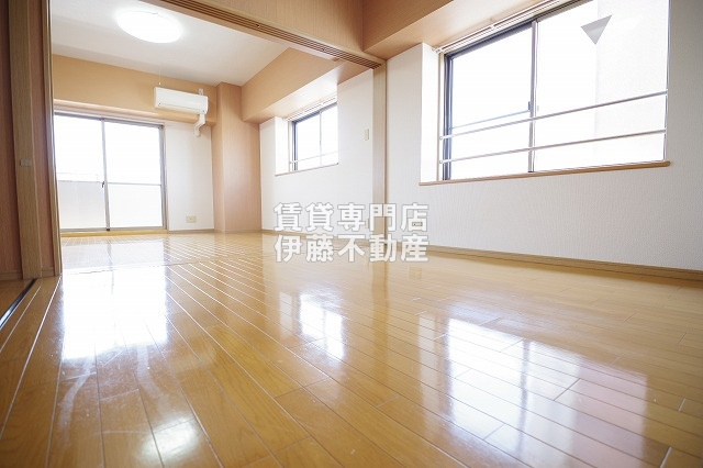 ノールルミエール黒川の居間・リビング