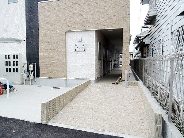 【エントランス】