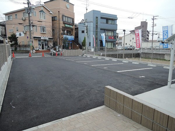 【駐車場】
