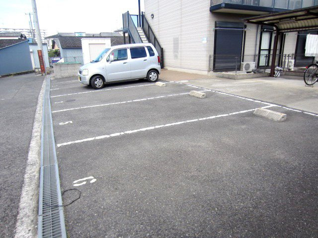 【駐車場】