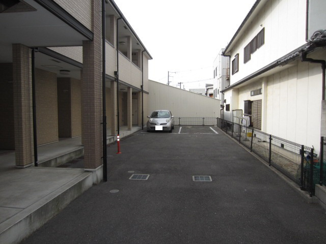 【駐車場】