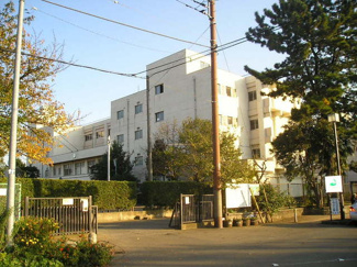 大和市立引地台中学校まで1900ｍ