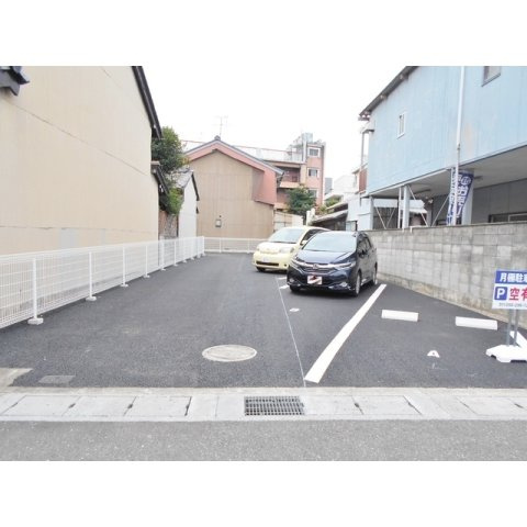 岐阜市池ノ上町３丁目の駐車場