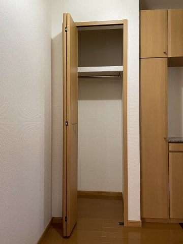 【収納】 | シャルロットⅡ | 103の写真（間取反転タイプ：イメージ）