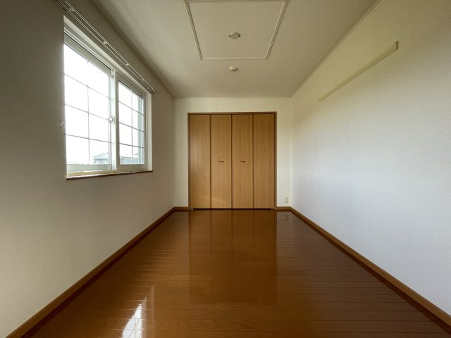 【洋室】 | シャルロットⅡ | 103の写真（間取反転タイプ：イメージ）