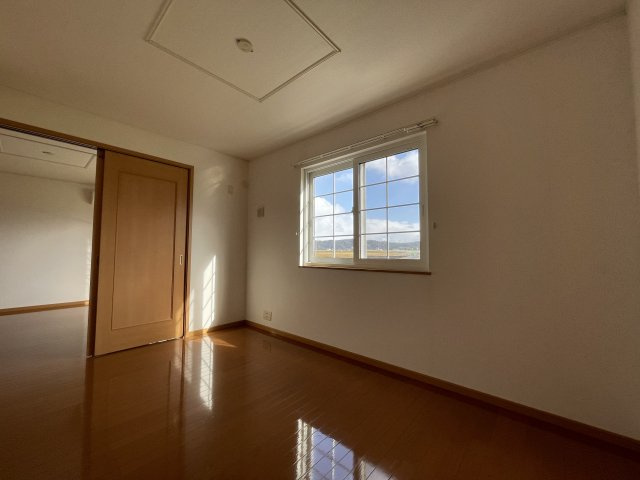 【洋室】 | シャルロットⅡ | 103の写真（間取反転タイプ：イメージ）