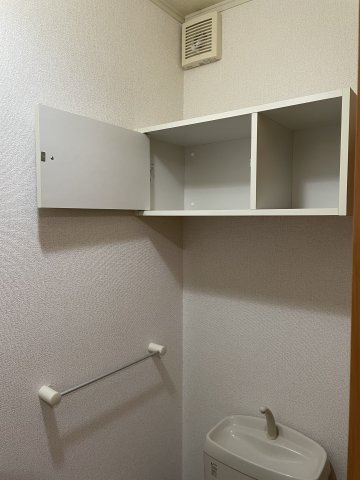 【トイレ】 | シャルロットⅡ | 103の写真（間取反転タイプ：イメージ）