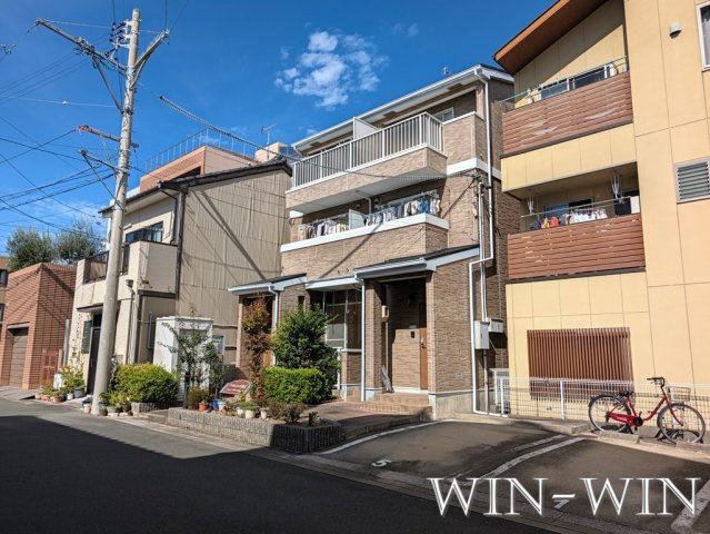 プリヴェイル中松山のエントランス
