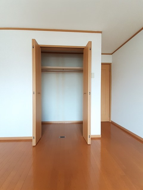 プリヴェイル中松山の収納
