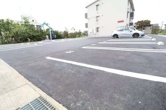ルミノーザの駐車場