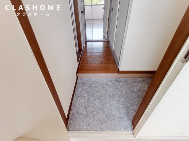 M&Mの玄関|同物件の別部屋になります。